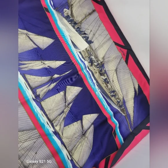 Hermes Silk Scarf with Box - Picture 4 of 10